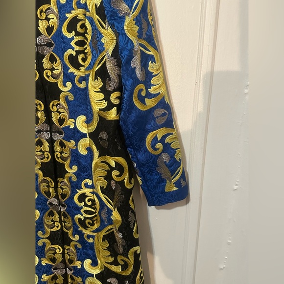 ALICE + OLIVIA THOMAS EMBROIDERED COAT - Picture 6 of 16